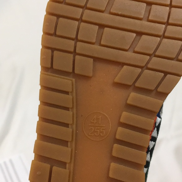 Womans canvas geometric embroidered cloth sneaker - Picture 6 of 6